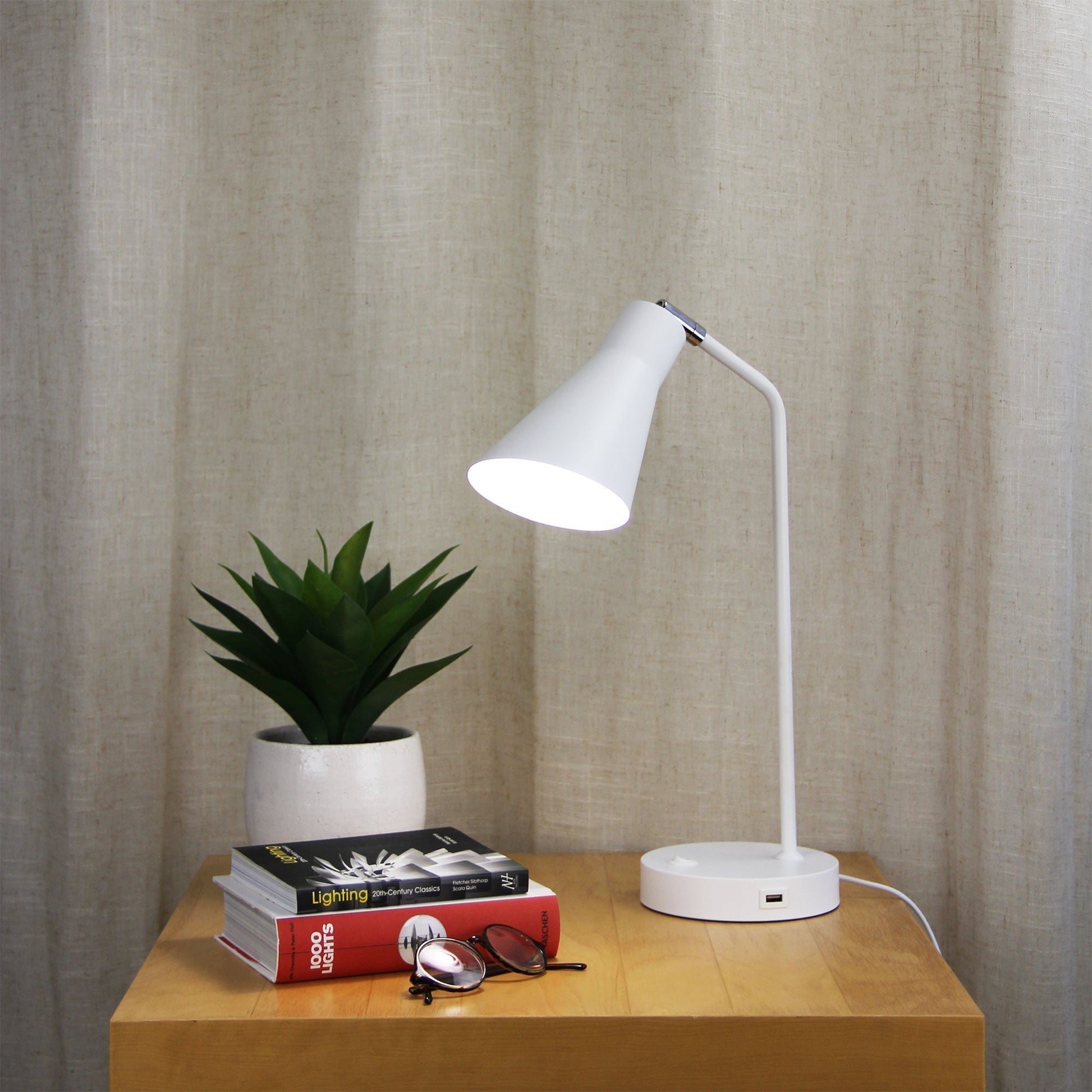 Thor Desk Lamp With USB White-TABLE AND FLOOR LAMPS-Oriel